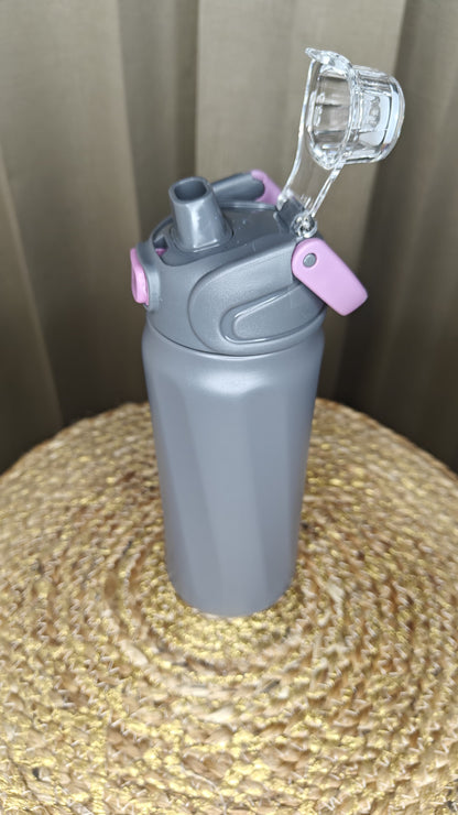 Insulated 700ML Sipper Bottle with Handle – Leakproof & Easy to Carry