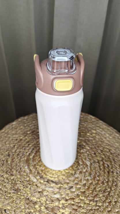 Insulated 700ML Sipper Bottle with Handle – Leakproof & Easy to Carry